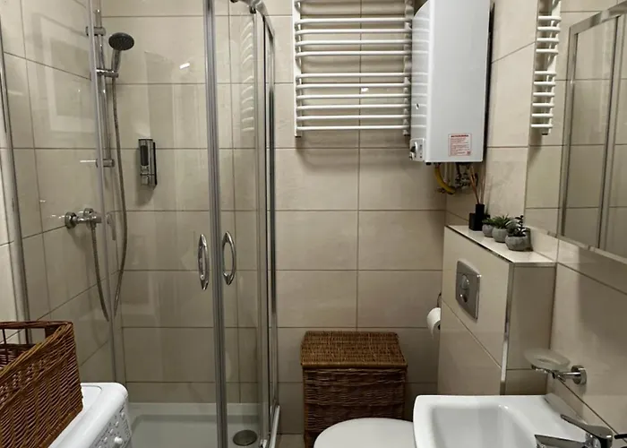 דירה Modrzewiowa Z Wifi, Self Check In, Spodek, Parking קטוביץ